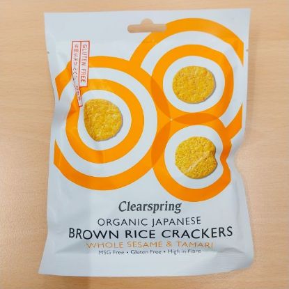 Reiscräcker aus braunem Reis mit weißem Sesam und Tamari